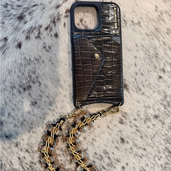 Bandolier iPhone case - Picture 4 of 6